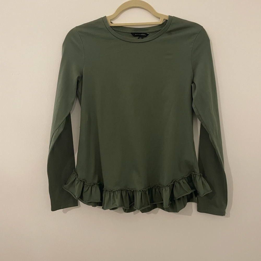 Banana Republic ruffle Tshirt